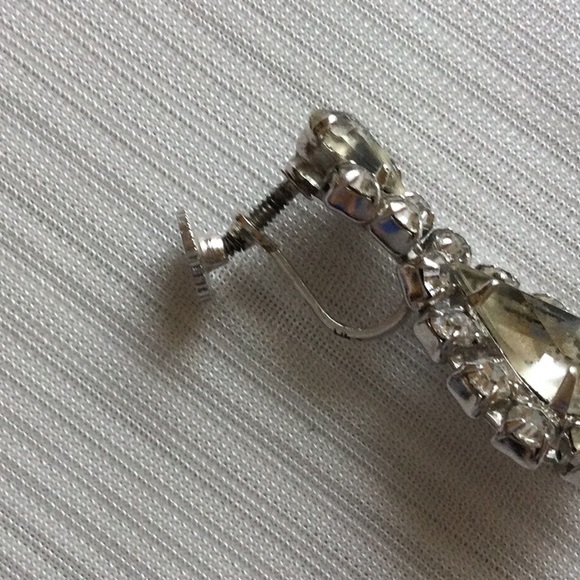 Vintage 1940s Rhinestone Necklace and Earrings - Picture 10 of 12